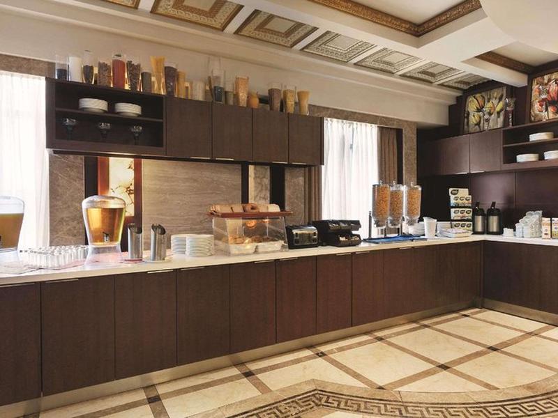 6F5E6D6D81DADF3B5792E64A825AABBA