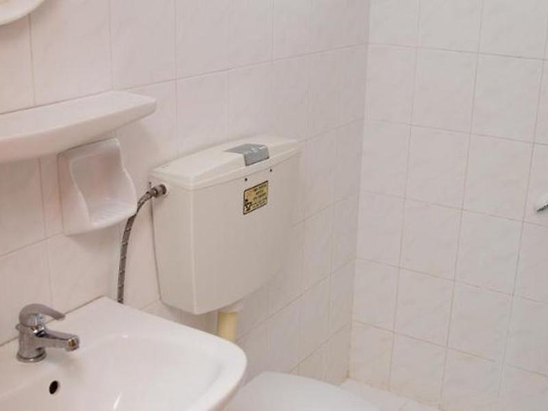 9E2DB845974D20C17B1348DB3BECB132