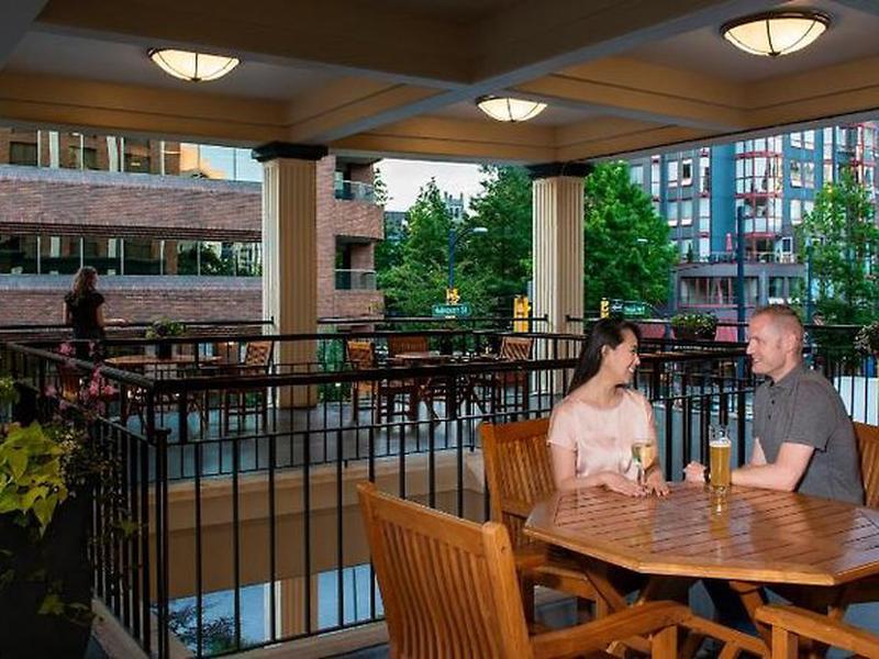 Holiday Inn Vancouver Downtown & Suites