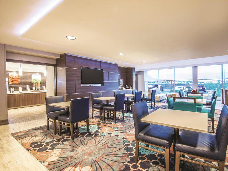 BC77DE2230046991E9E42DEE213A6C7E