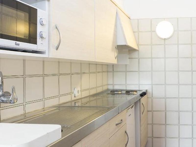 78C5FE13B114F24227ABE067FB53D1B1