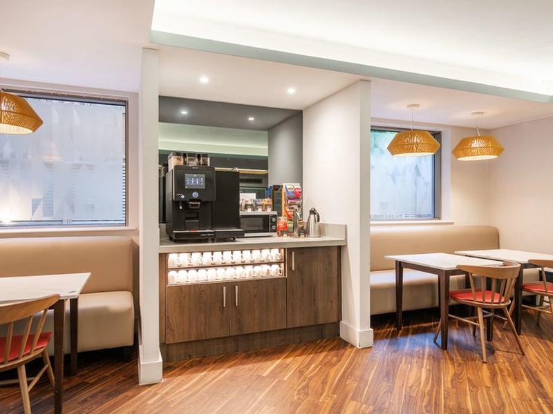 26C4F8FA7703F5D13151D3B69ED63E94