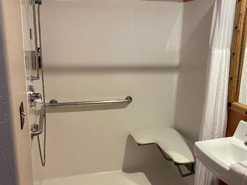 43ED40C7D09C65A9CAEB2DBF98E66B37