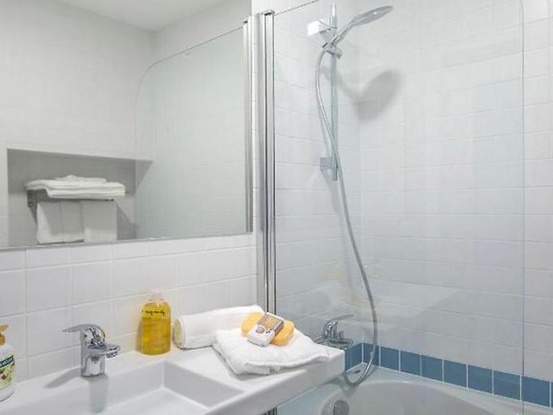 5DC2E4FC8CDFBA00C2C3A5FC9C4F00F4