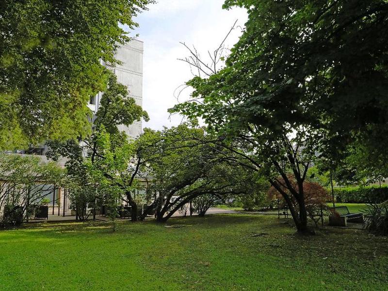 06A92759052E309CFF8ECAB1FBCE5DB5