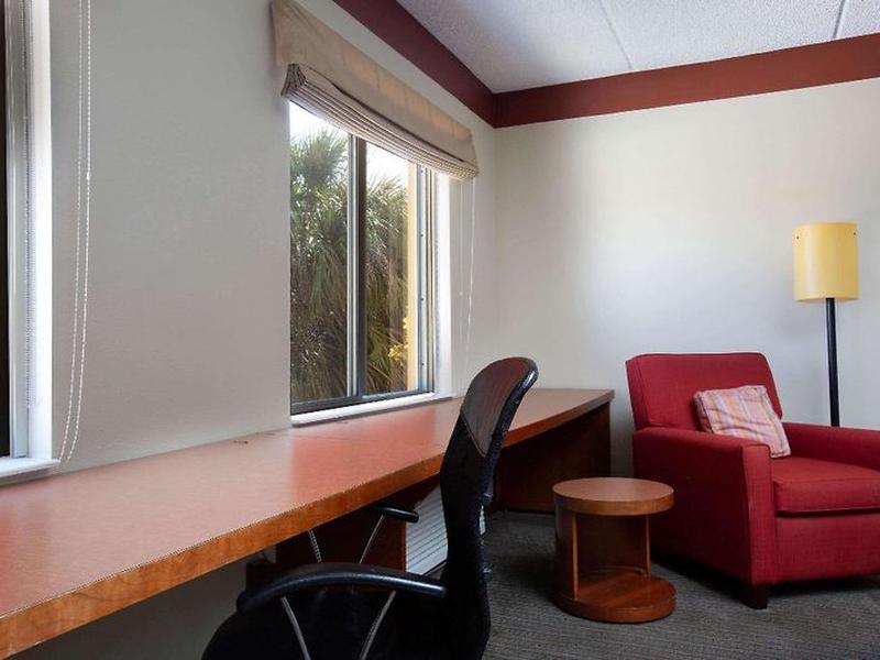 DE7F0F7F9333A22A52F5AB7FFA540A94