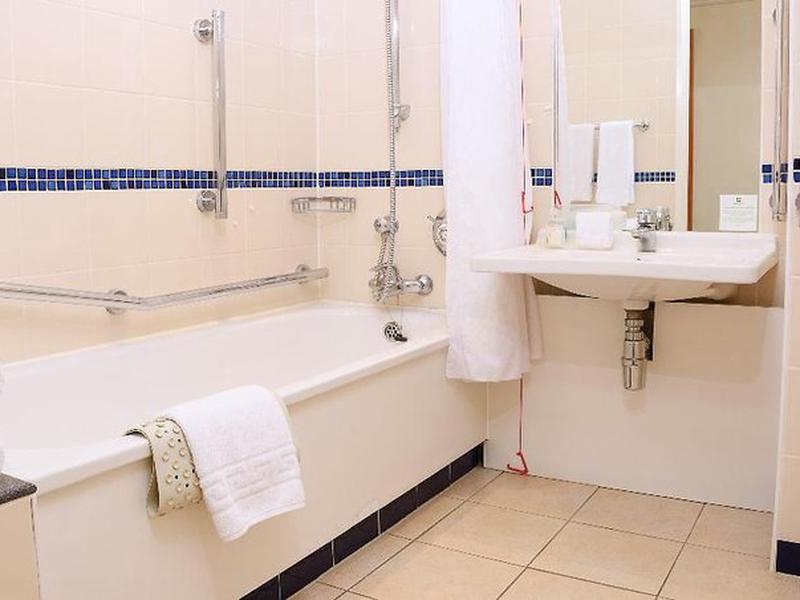 AA624C1BEBFA00CC9156E1286E08FBDB