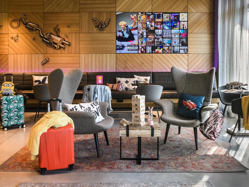 CE15EA5627B0D431B987A1B39FFACB07