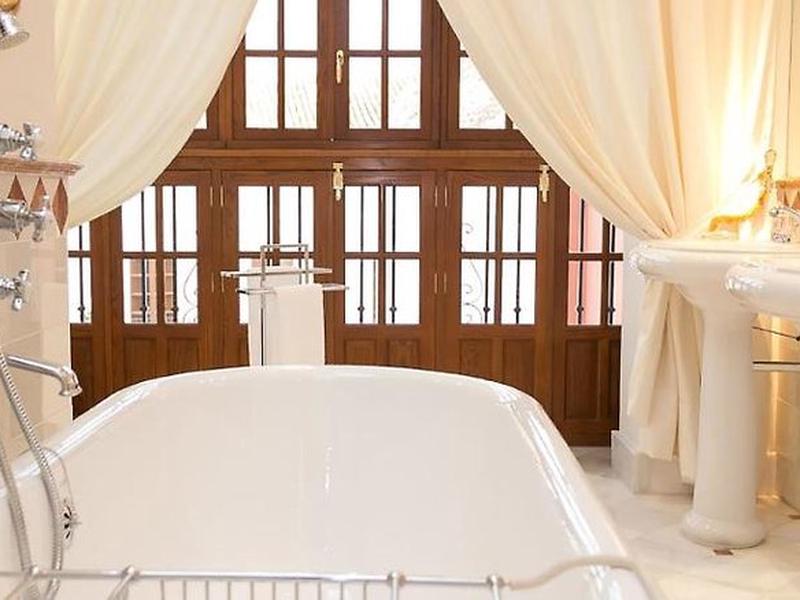 CB40CB4213D9B9E52254E9B257551900