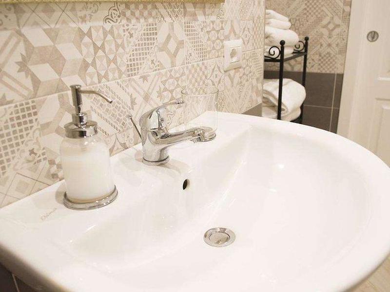 EAFBB4DE9232A691692EC1936EEC24F3