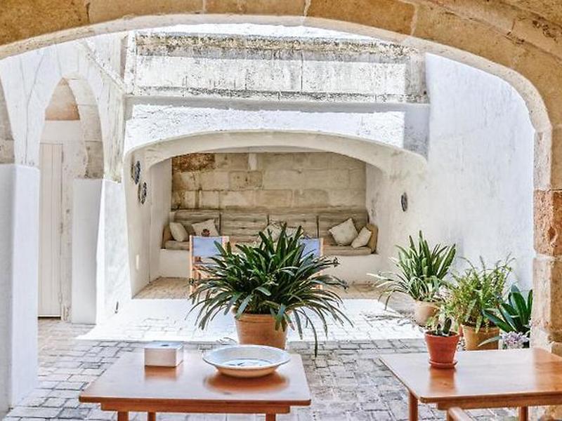 9CEB430B5B49300EEDC9E0A4880FE361