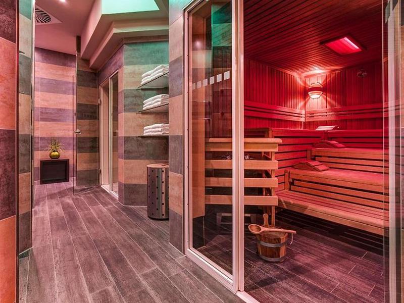 3E35F0F04B251CB816D2464444BE484D