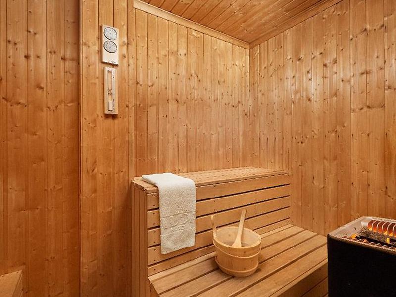 23956BDC4C8F0F41255ADAA99C38D1F1