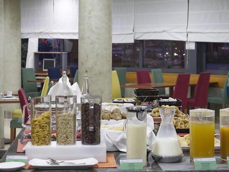 327131B8AC46E0041E8F6E8568DBBC2D