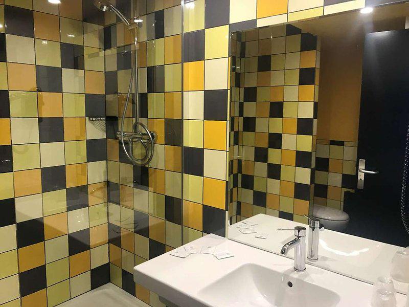 720AD7F33245237C6415B4C1E651F91B