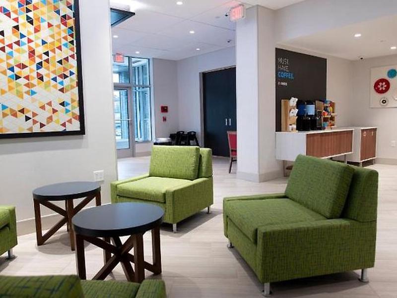 Holiday Inn Express & Suites Jersey City - Holland Tunnel by IHG