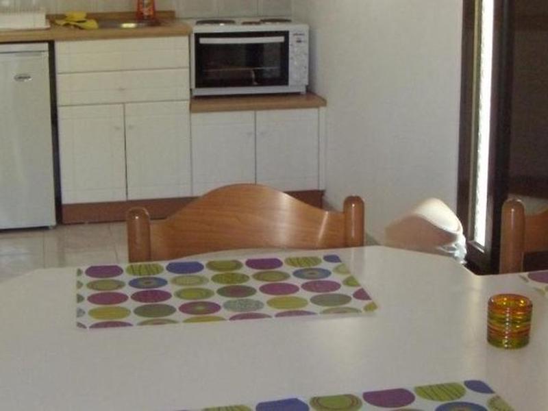 8E3D792CFFC1E9C8B135A3ADAEF422CB