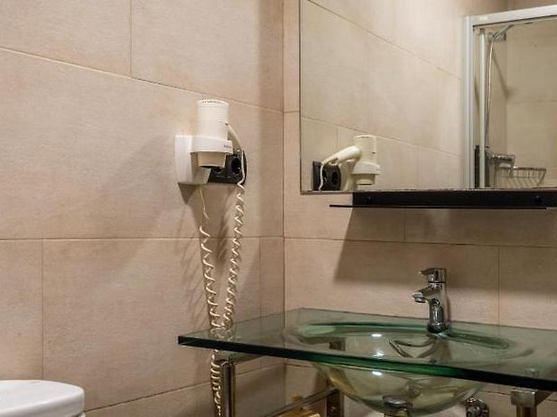 8AECBED247D495BCD4DA0464F4400394