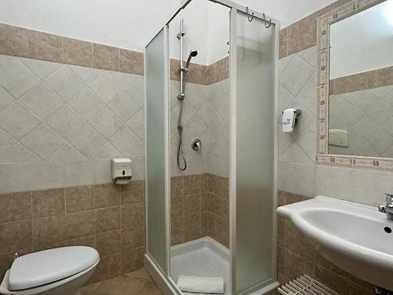 DAFC4EA2E40039AAFD0127B368533604