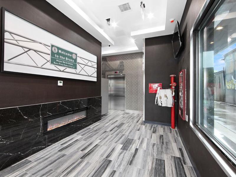 Hotel 365 Bronx