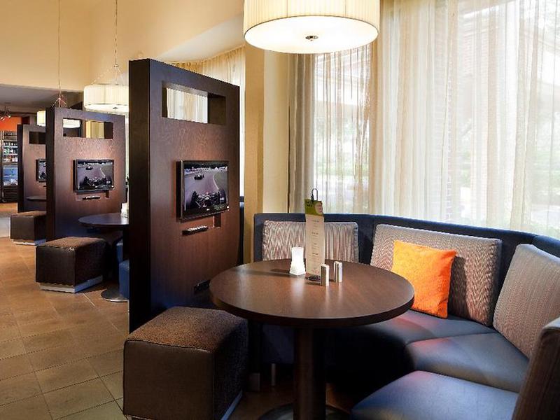 14703C4499F6BC15C3B438B36AE44B87