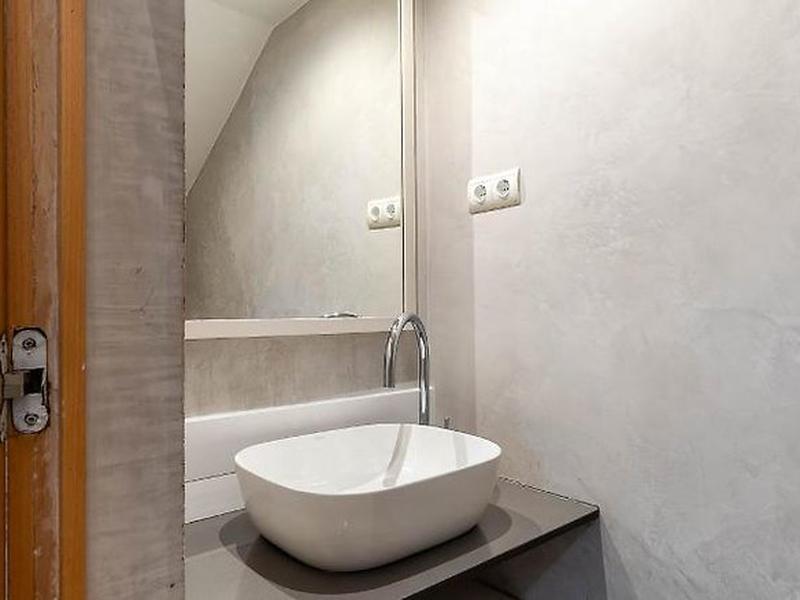 F0FF3D263C1346B7103842AE54E2143C