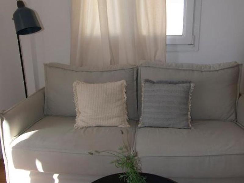 EB4394599885F00F9CB7EFD9D5E3E21F