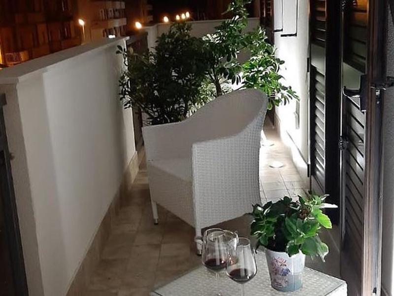 80721812209C29F409AEA4FEC0B14BBD