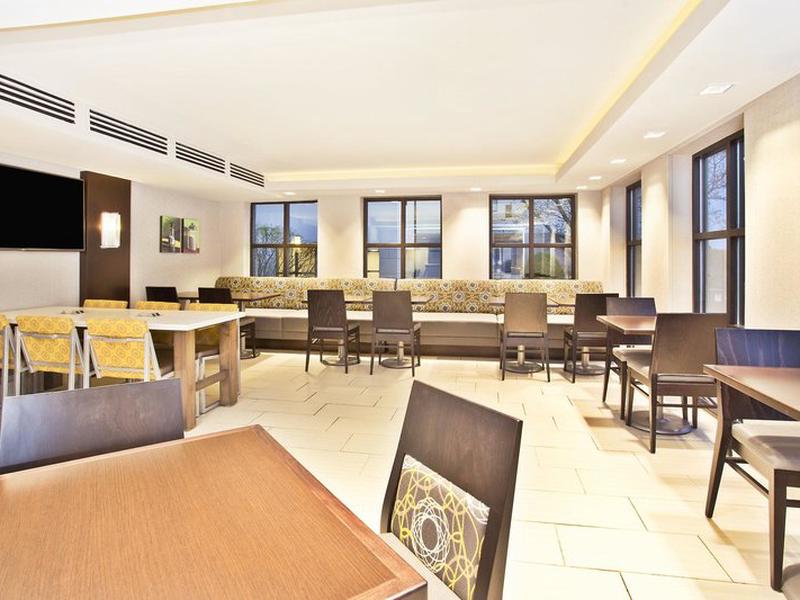 812CBA2C44B464F663F626D97C266CAB