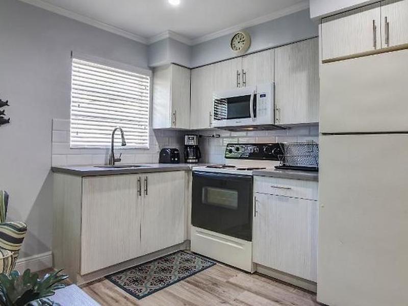 May-Dee Suites in Florida
