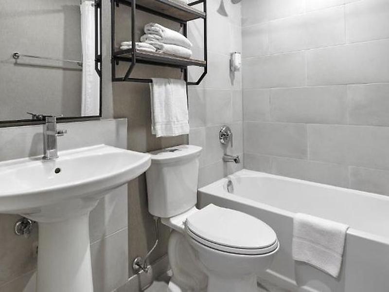 8B7F5A95EB7D00FA3A09AFD70705BB98