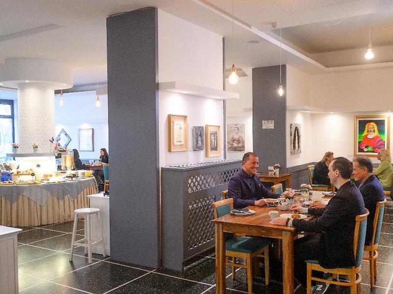 625A565FD47250EFC64135803CF27B6C