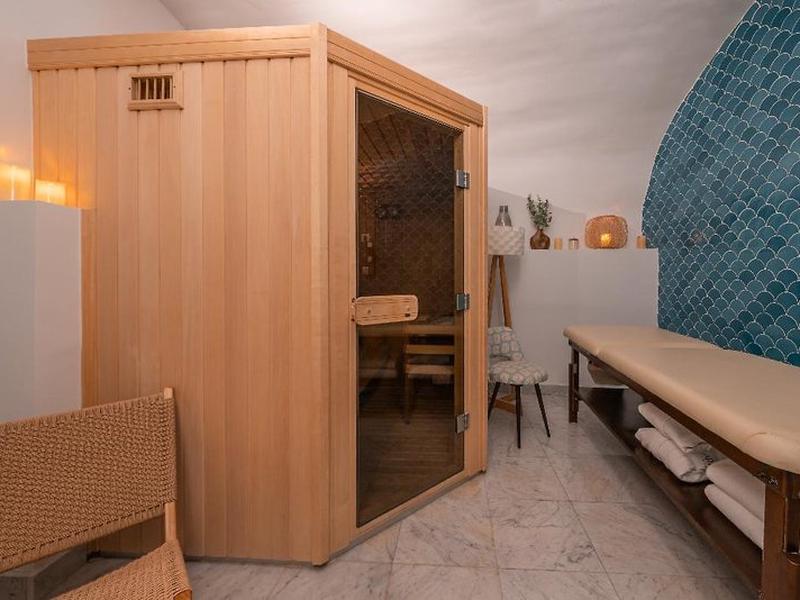 FFDAC9CE1534F227E4C870C5AC1B9FC9