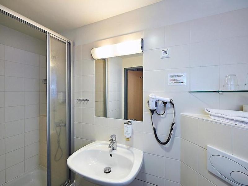 1E9258E1DEE07D5AF47BA7250494ECE6