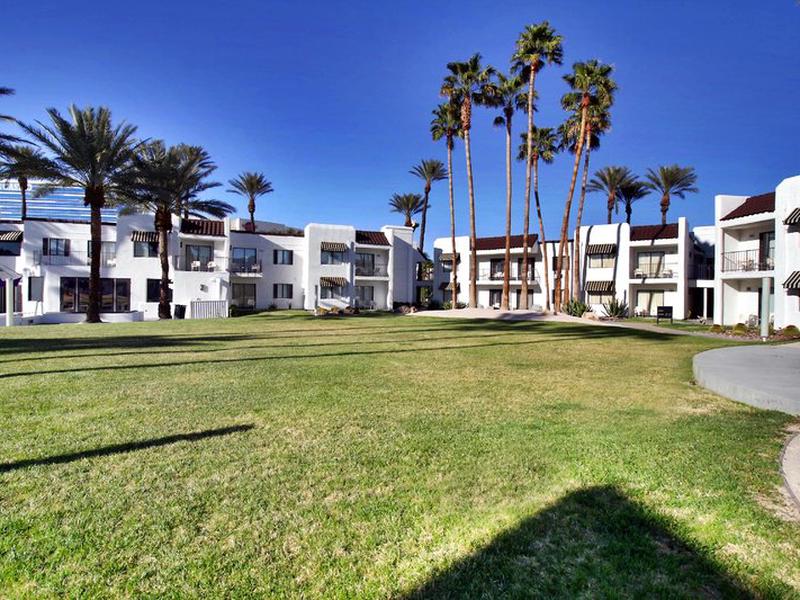 EE4557F0E0353754CCEC596B5569442E