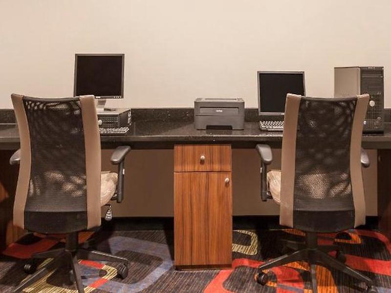 AC6772CCA80641E462C2C1AA68D8173E