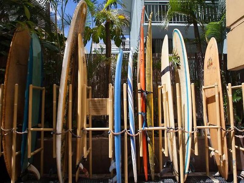 28D2ECCEDA566A2DD39342C77C1B93BB