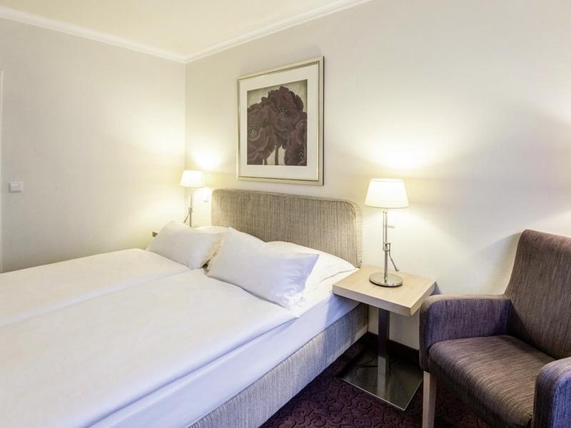 338DAF540CA374629D6D2C85733EE7E7