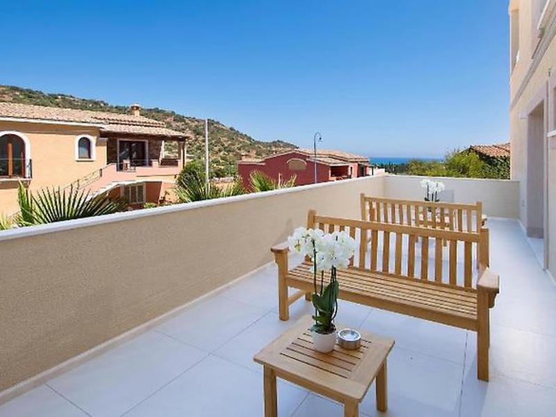 EE7C9C79E2639062B4B813ACA35709AE