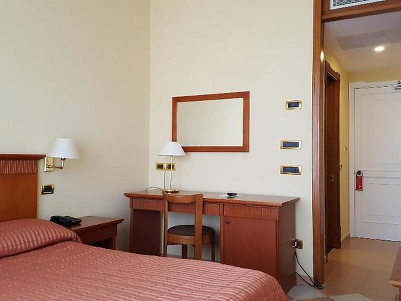 92487937BD35744E16132E9017D4E8AF