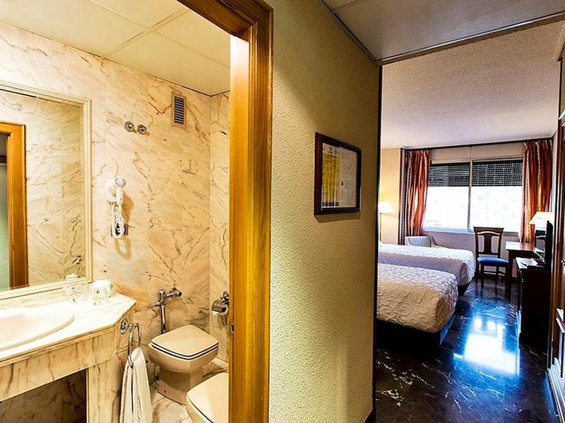 EF522BA918056228240ECD9F9B4F3877