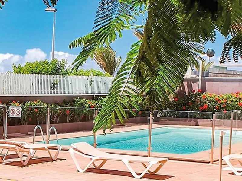 5F6CBCB020919F8D347E186C29A3A8FC