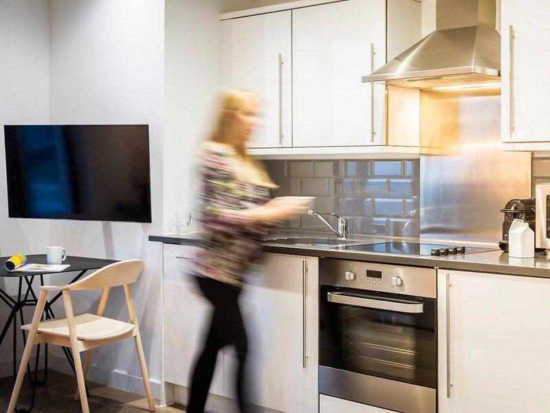 B85FE29061404357248D32CEB12F66FD