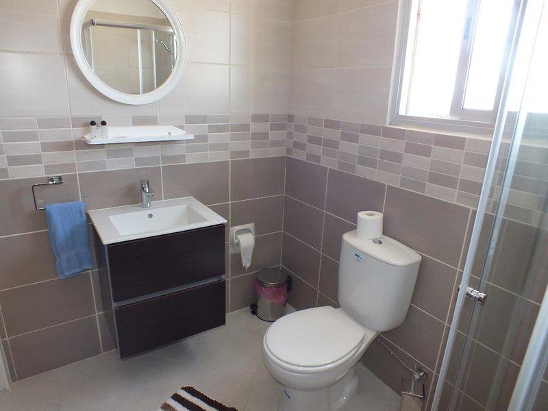 B4938C4DFD464FC109B16BC6688858FA