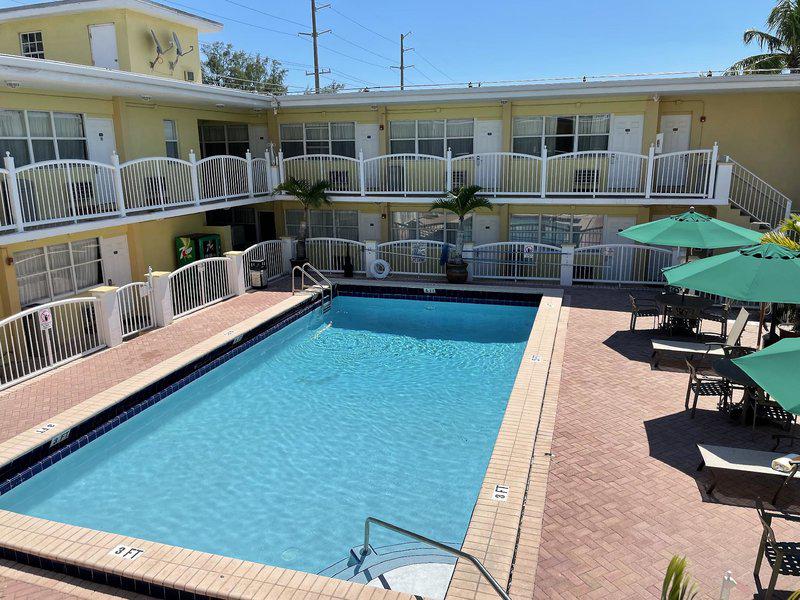 AA923B52E8D0F892F6AA05F9F40B9A8C