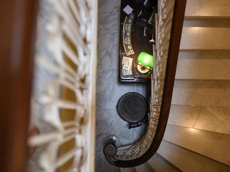 70E9B94E6BF756C85ABA5CFCF45BF5C8