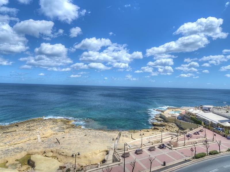 39B5276093E25A889DEE3875535D8A2D