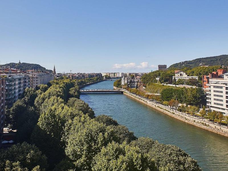 FE598B80125ED219F2E92BC7DC61F749