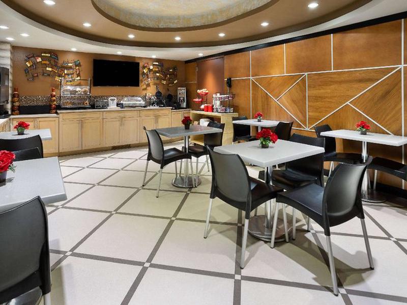 AD52F820840F63E917E1702E41AF279B