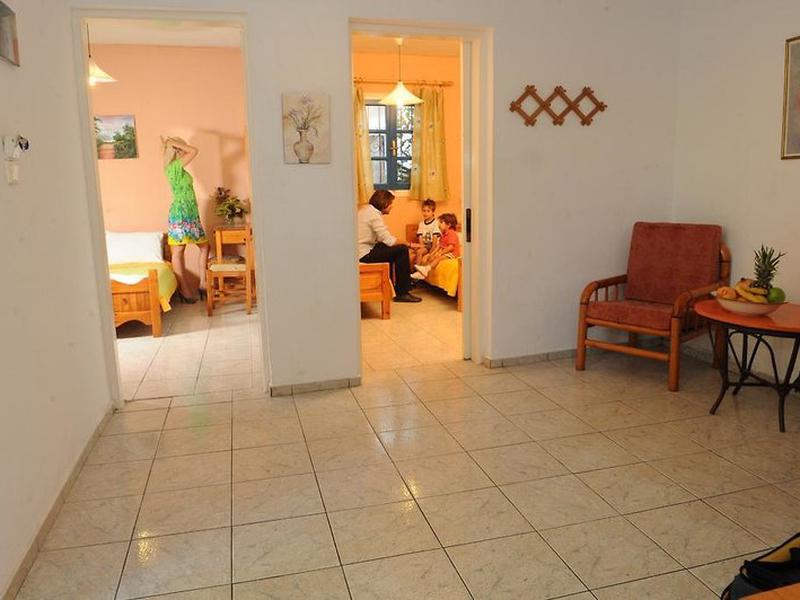 6CCCEC1463BA203F6267E85B84BFE063